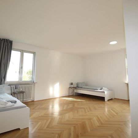 Apartmenthaus Kitzingen - Grosszuegige Wohnungen Fuer Je 6 Personen Mit Balkon Exterior foto