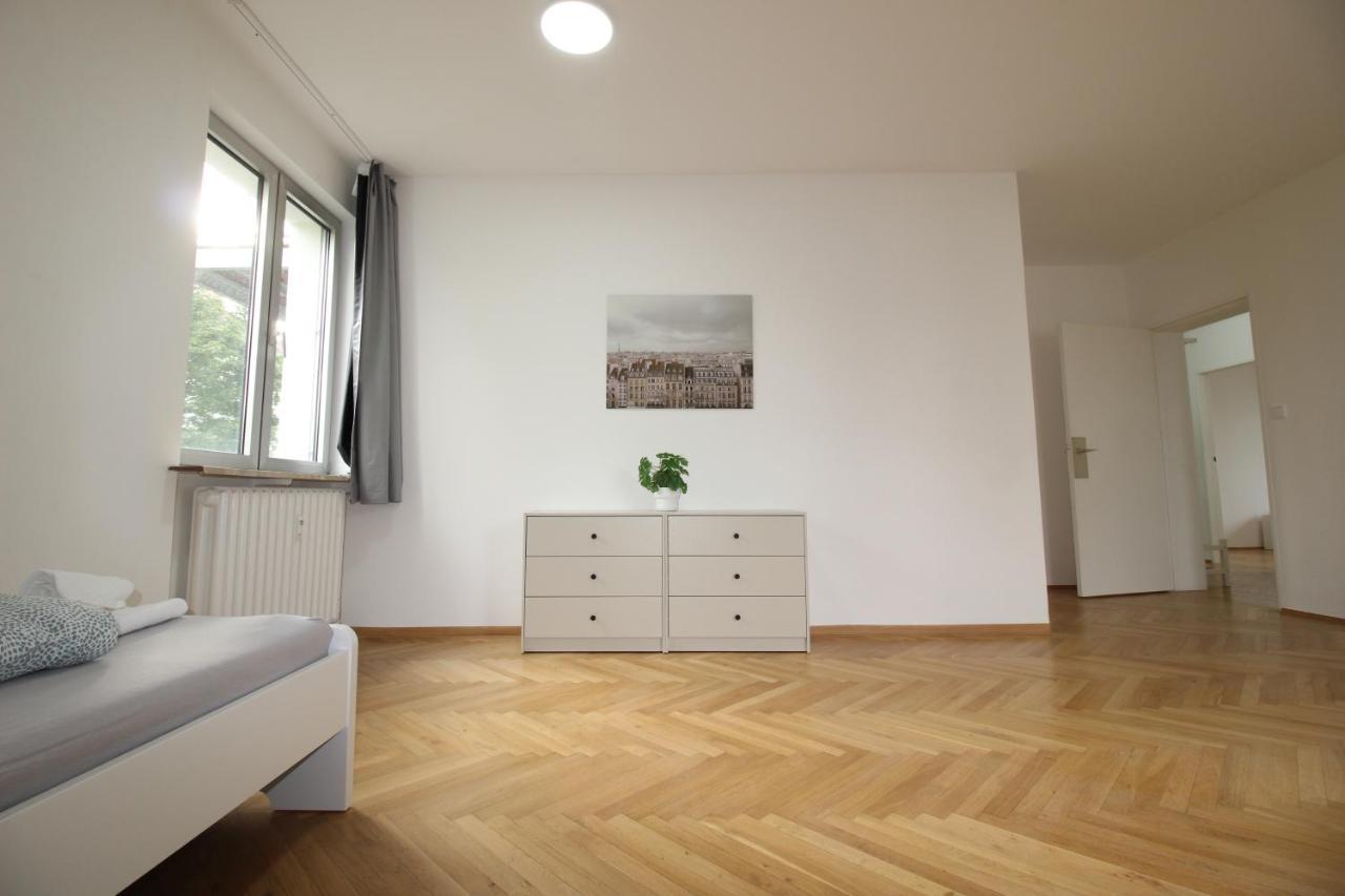 Apartmenthaus Kitzingen - Grosszuegige Wohnungen Fuer Je 6 Personen Mit Balkon Exterior foto