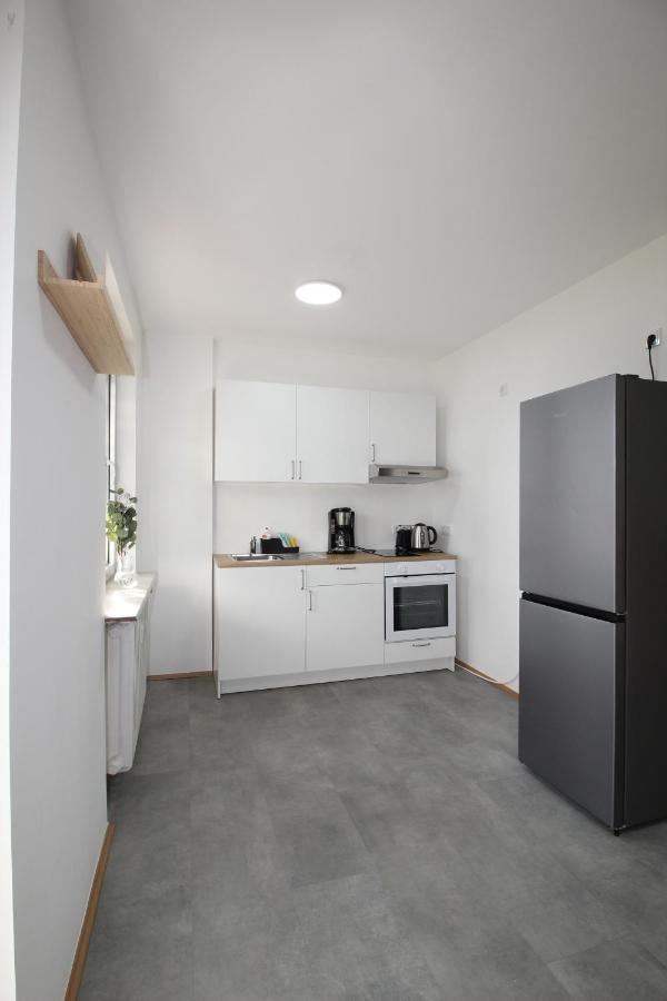 Apartmenthaus Kitzingen - Grosszuegige Wohnungen Fuer Je 6 Personen Mit Balkon Exterior foto