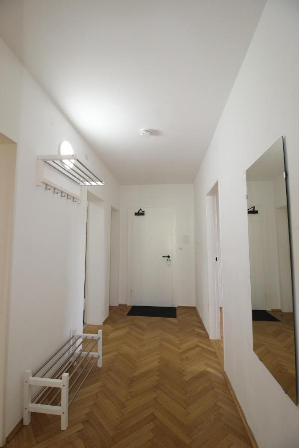 Apartmenthaus Kitzingen - Grosszuegige Wohnungen Fuer Je 6 Personen Mit Balkon Exterior foto