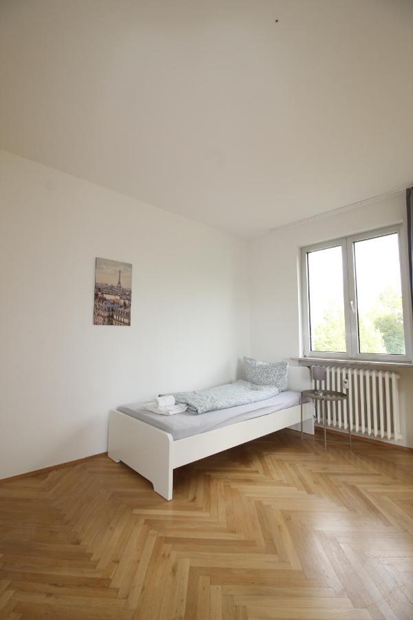 Apartmenthaus Kitzingen - Grosszuegige Wohnungen Fuer Je 6 Personen Mit Balkon Exterior foto
