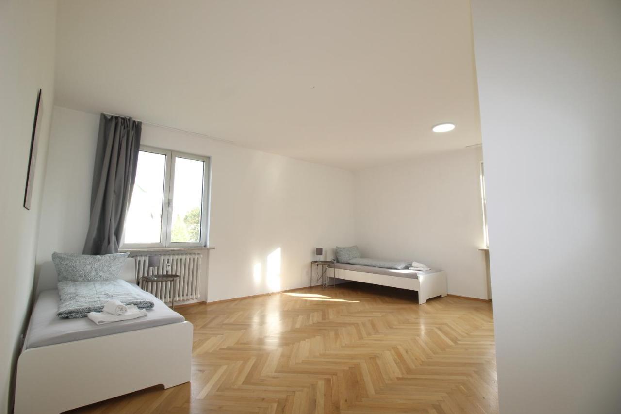 Apartmenthaus Kitzingen - Grosszuegige Wohnungen Fuer Je 6 Personen Mit Balkon Exterior foto